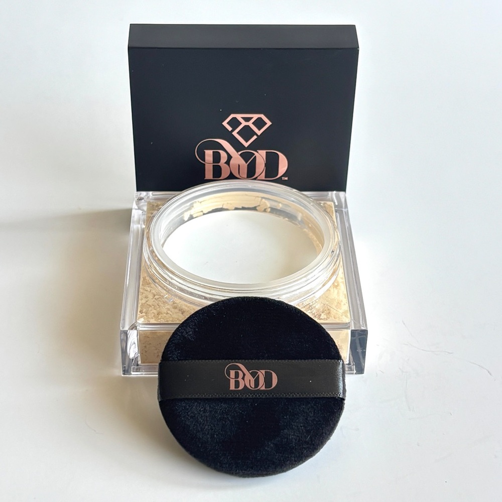 3/$25 BYOD Matte Magic Loose Powder - Picture 5 of 8